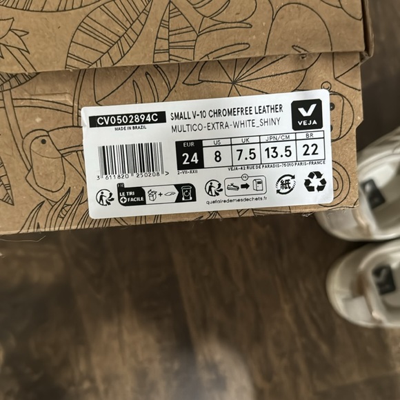 Toddler Veja V10 chromefree sneaker size 24 - Picture 4 of 5